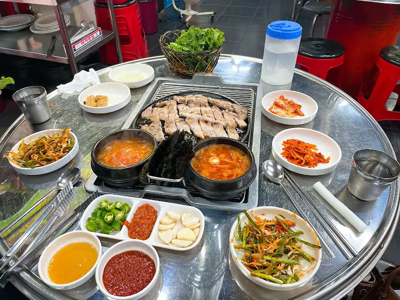 망향비빔국수 또 다른 상차림