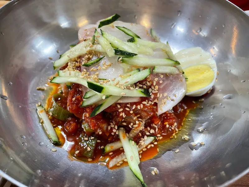 비빔냉면