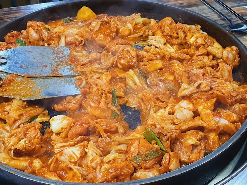 닭갈비 철판 볶음