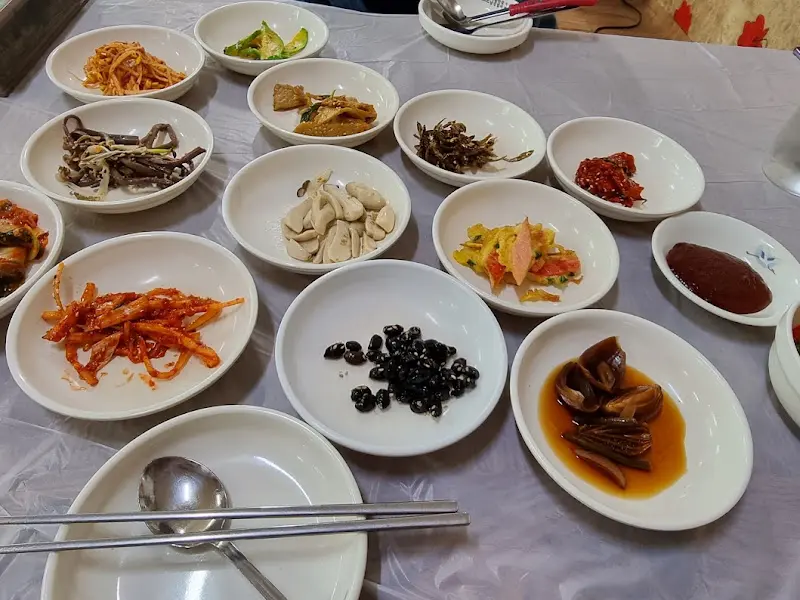 다양한 종류의 밑반찬