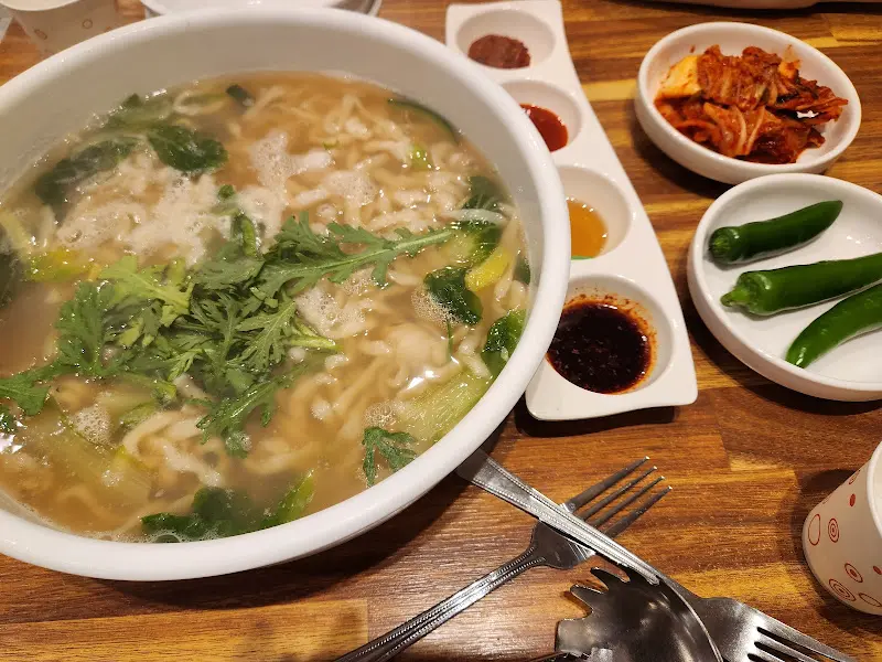 칼국수와 밑반찬