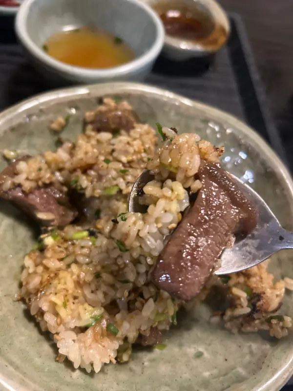 스테이크 솥밥 비빔샷