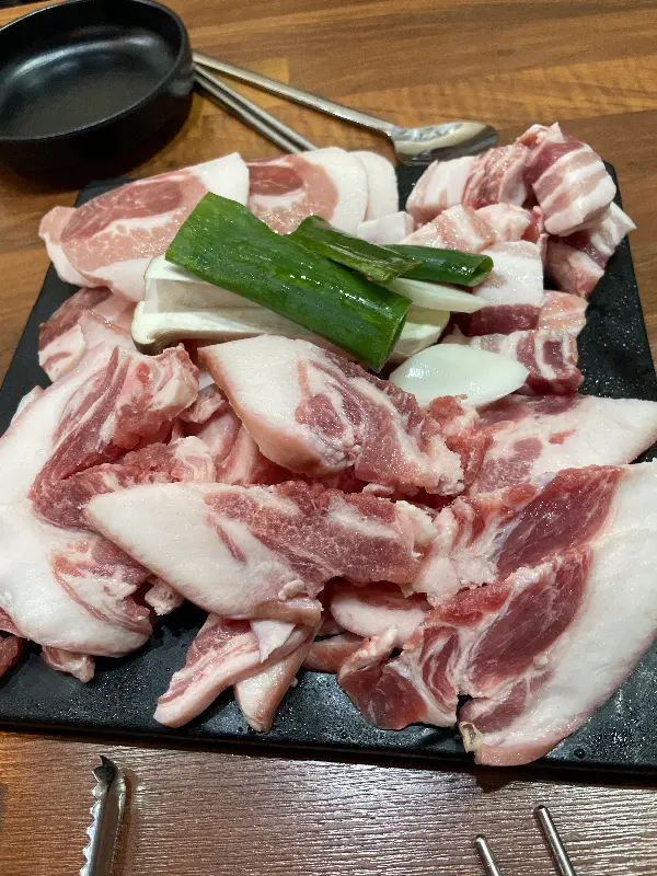 뒷도야 모듬 한 상