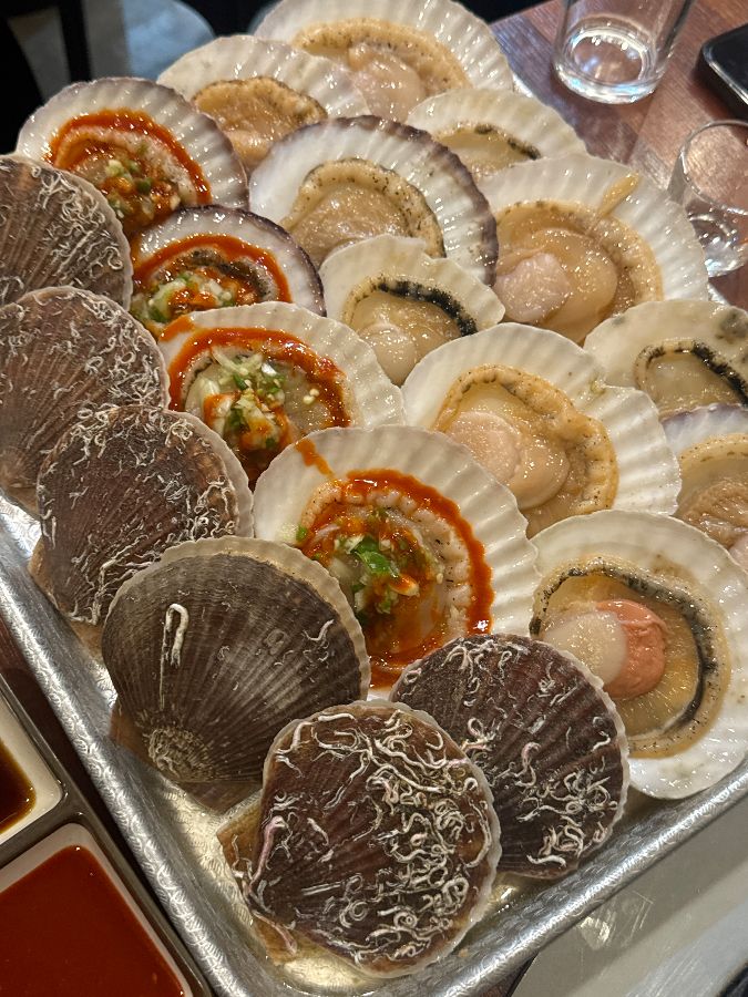 신선한 조개 한 상