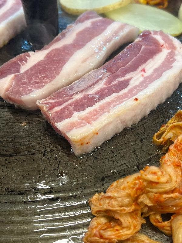 두툼한 삼겹살의 클로즈업