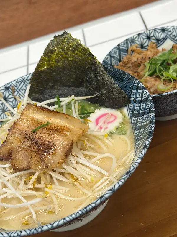 푸짐한 라멘과 덮밥