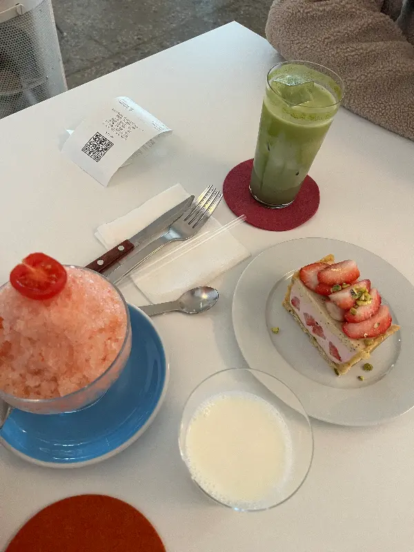 카페 내부 인테리어