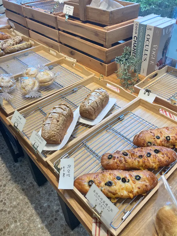 빵 진열대의 모습