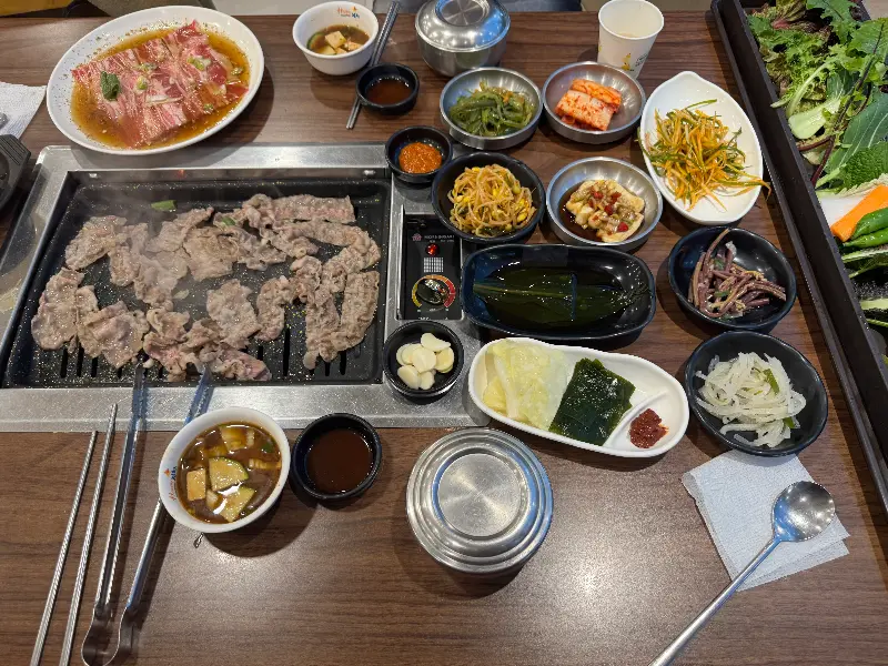 전체적인 테이블 세팅 모습