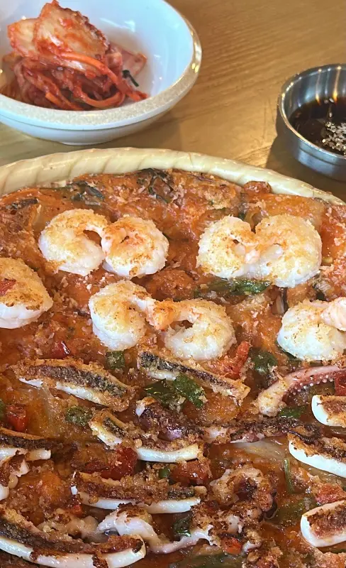 김치와 오징어 김치전