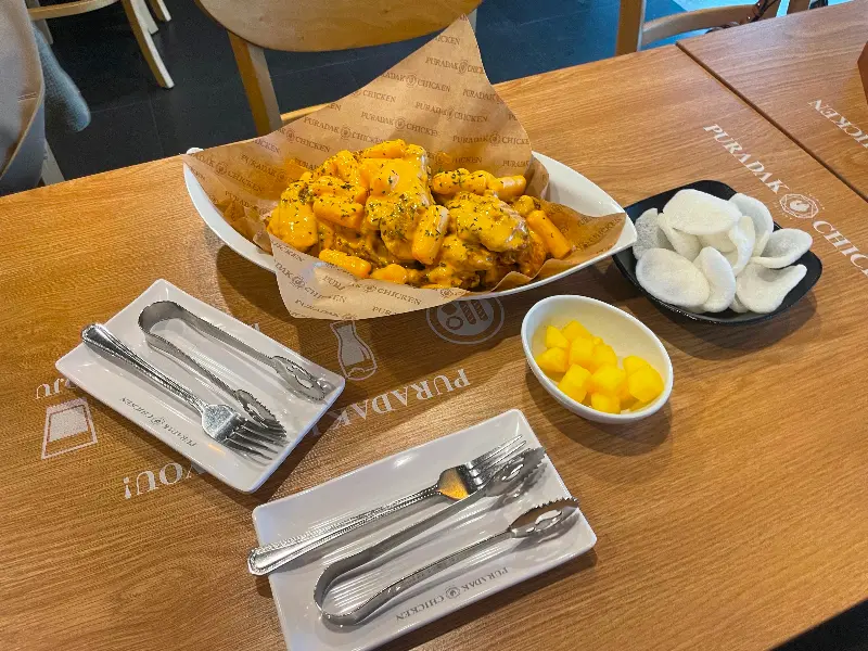 푸라닭 투움바 치킨과 곁들임