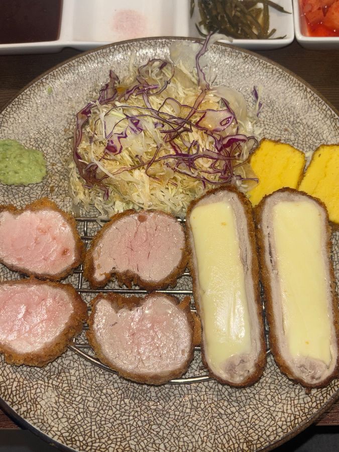 츠야카츠의 치즈카츠 단면