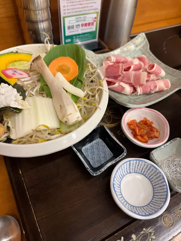 샤브샤브 전체 상차림