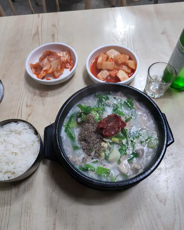 순대국밥 한상차림
