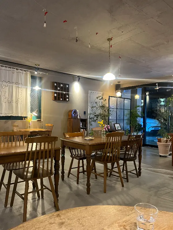 아늑한 분위기의 한섬 내부