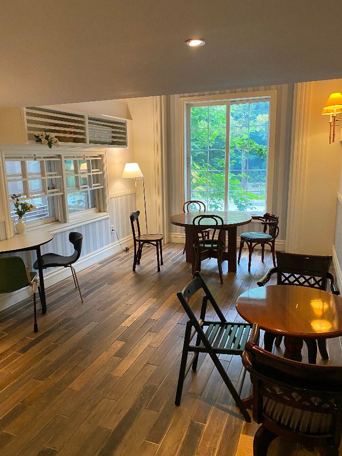 카페 내부 전경