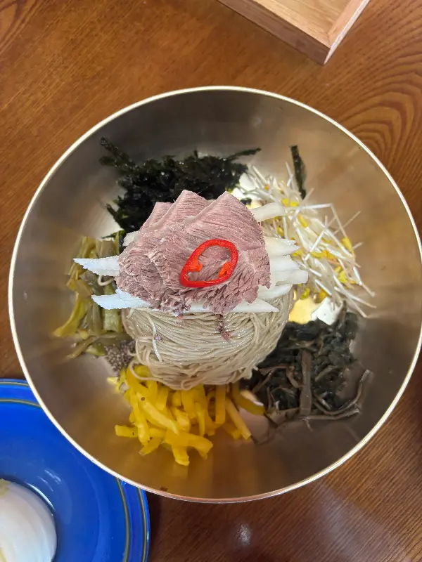 메밀면과 수육의 조화