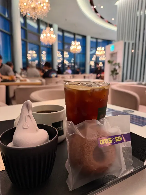 식사 후 즐기기 좋은 깔끔한 디저트