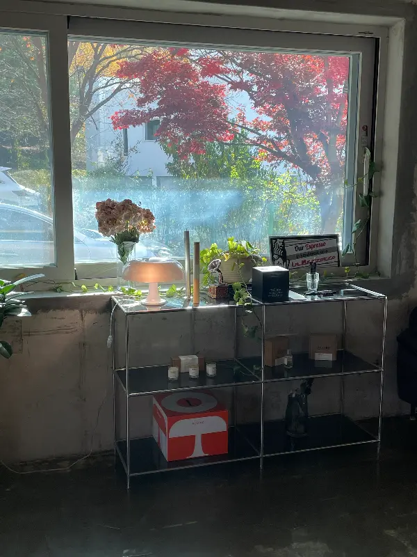 카페 내부 인테리어