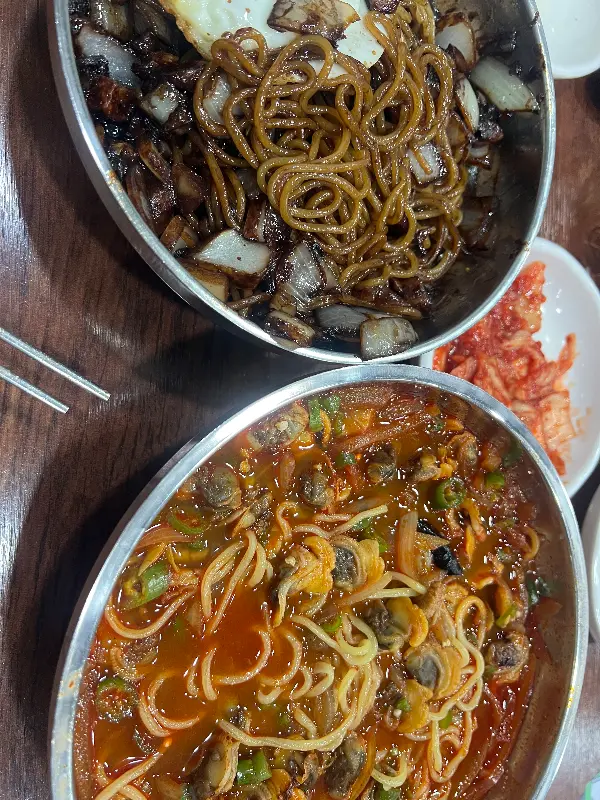 꼬막짬뽕과 간짜장의 조화