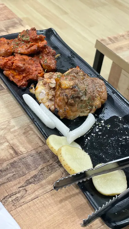 숯불닭구이 한 상 차림