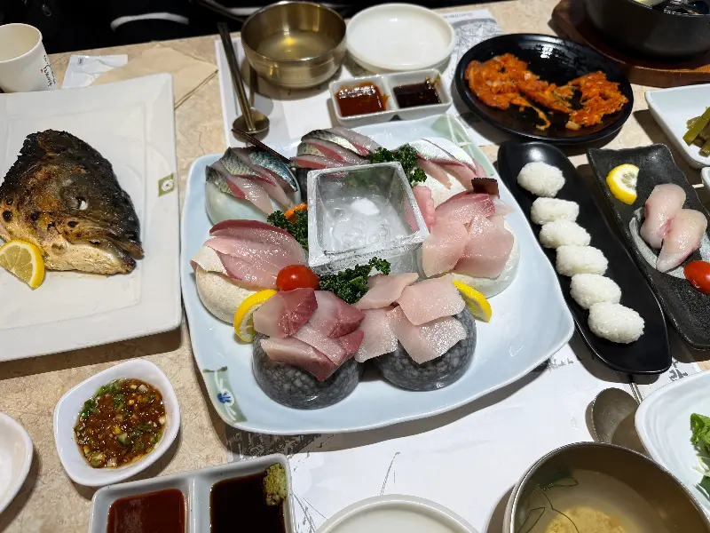 고등어회 한상차림