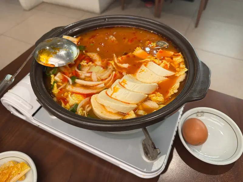 보쌈 주문 시 서비스로 제공되는 순두부전골