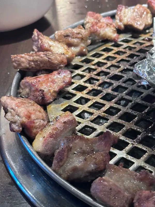 노릇노릇 익어가는 가브리살