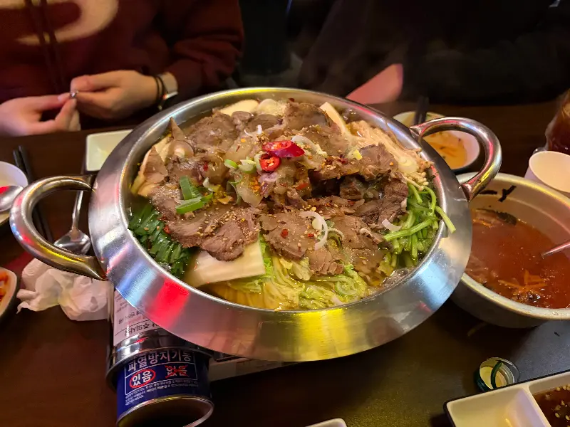 맛있는 음식과 술이 있는 곳