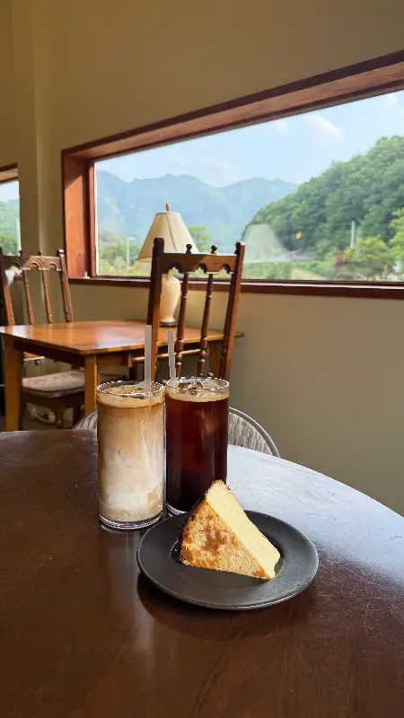 치즈케이크와 커피