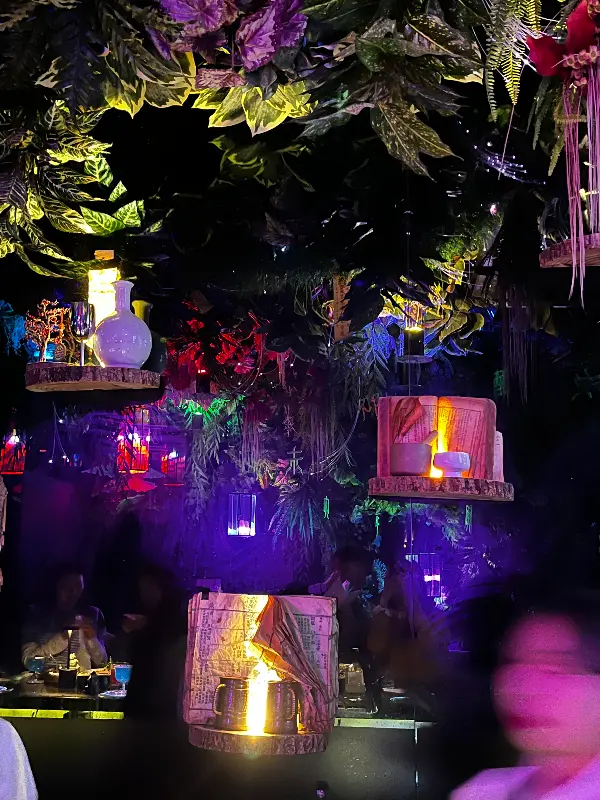 신비로운 분위기의 내부 인테리어