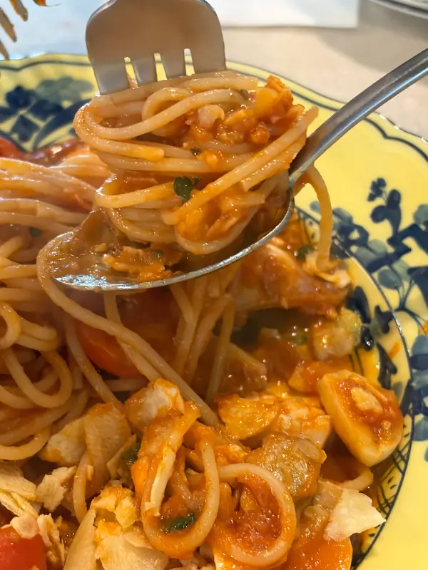 신선한 모시조개와 깔끔한 국물이 인상적인 봉골레 파스타