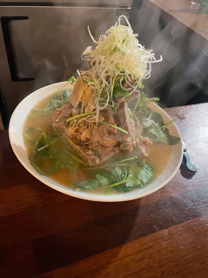 김이 모락모락 나는 모츠나베