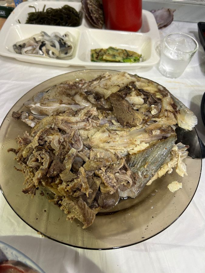 깔끔하게 손질된 생선