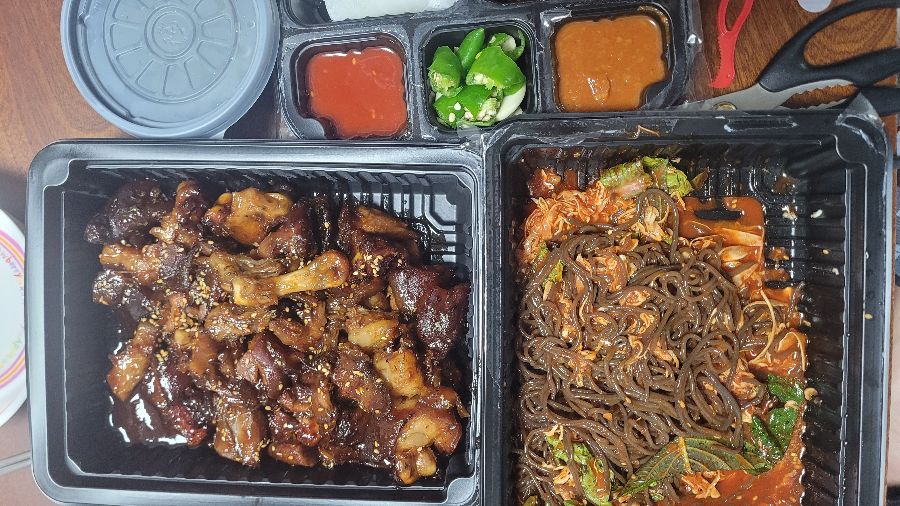 포장으로 즐기는 돼야지족가