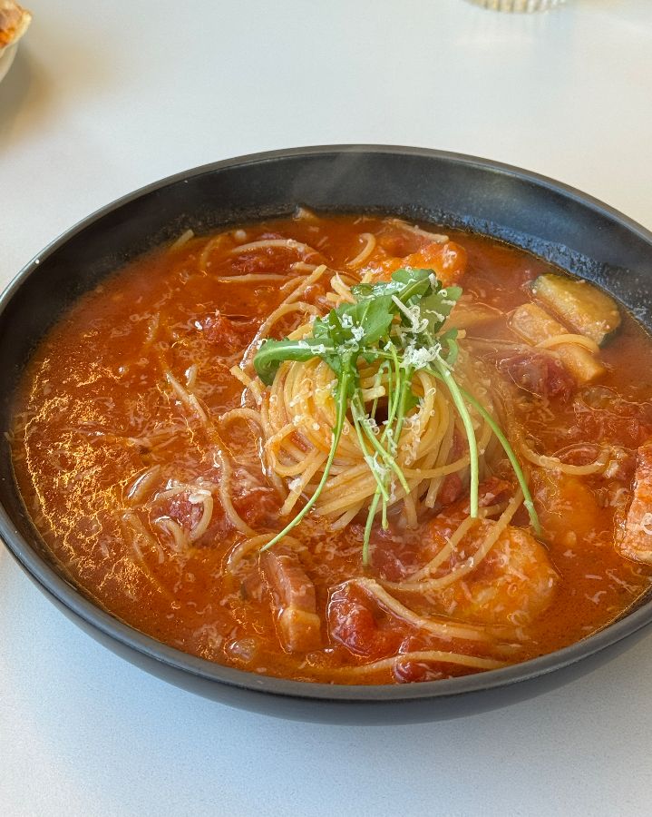 차돌박이와 로제 소스가 조화로운 차돌 청양 로제 파스타