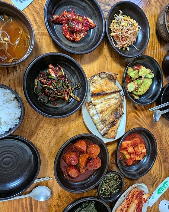 장독식당의 다채로운 반찬들, 신선한 재료로 만든 건강한 맛