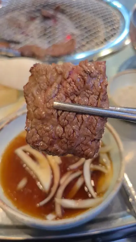 노릇하게 구워진 갈비살