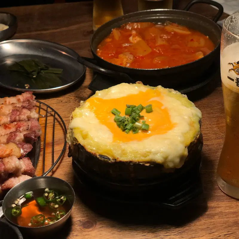 모티 음식 한상차림