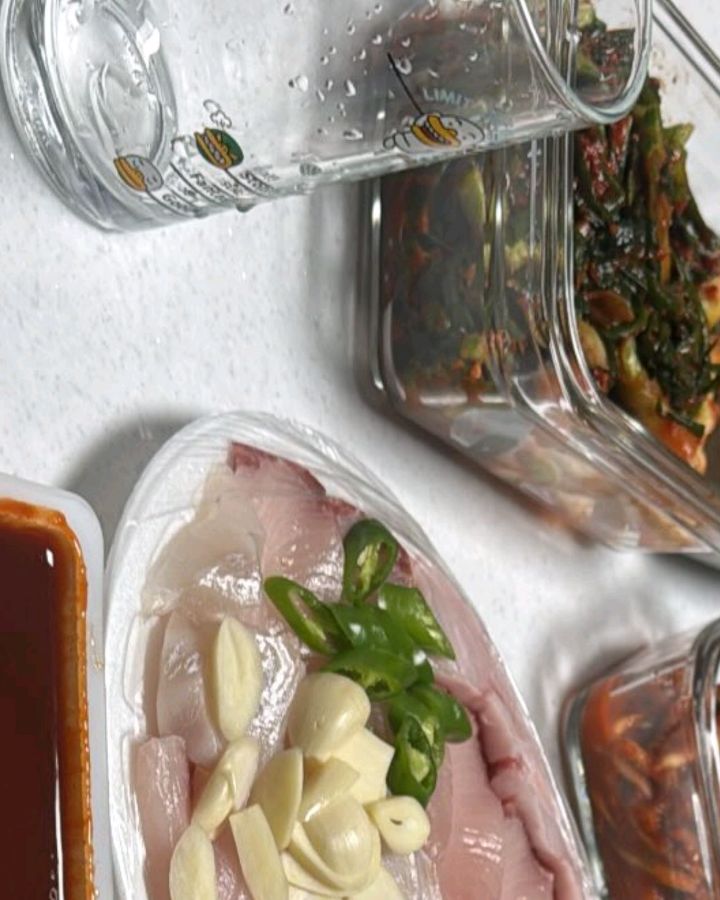 신선한 회와 반찬