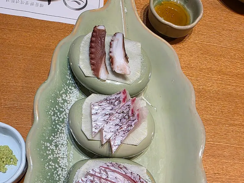 신선한 회 한 접시