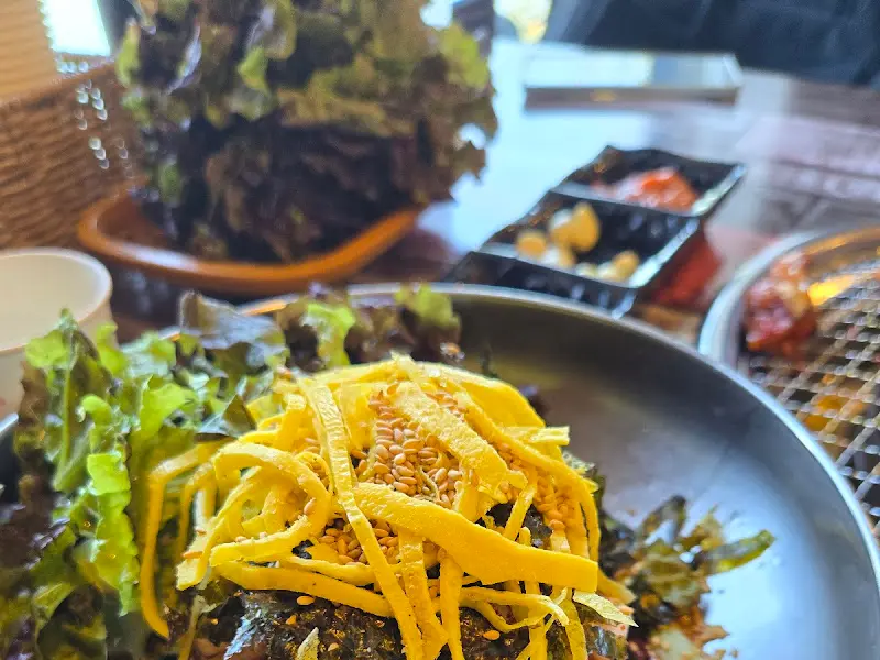 쌈 채소와 막국수, 닭갈비