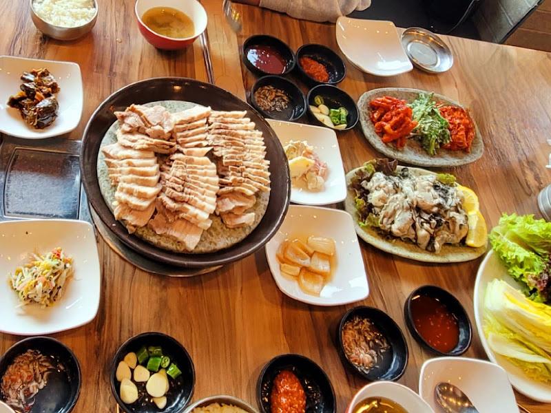 윤씨보쌈 보쌈 정식 한상차림