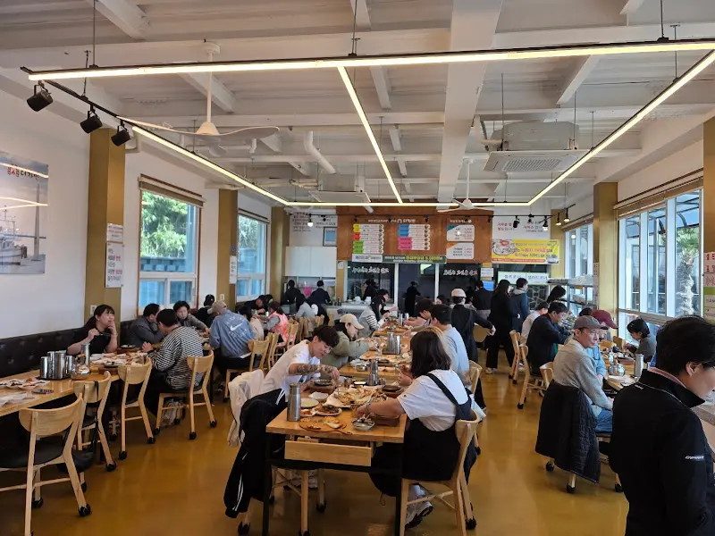 더자반 내부 전경