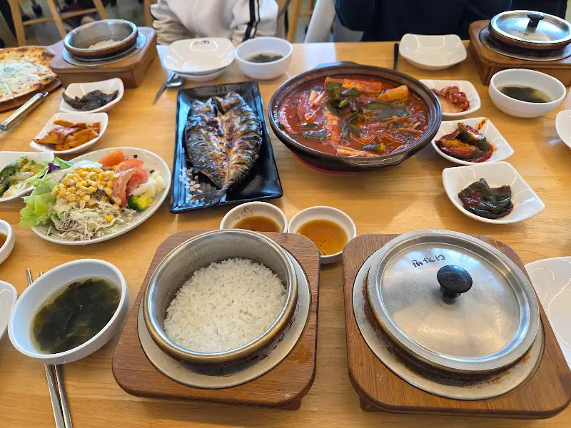 더자반 전체 한 상 차림