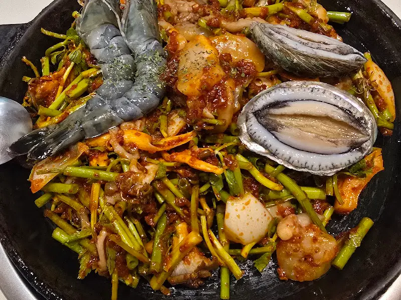 해산물 모듬 철판구이 근접샷