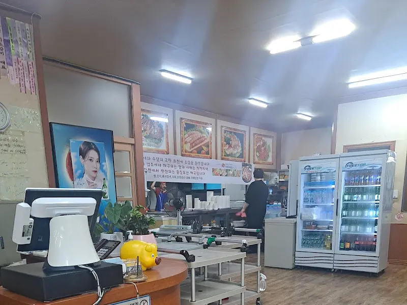 식당 내부 전경