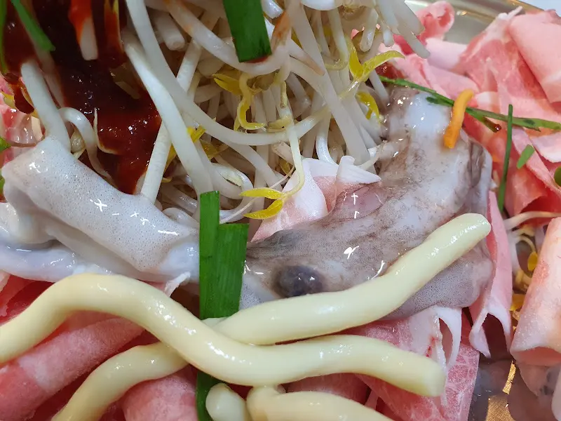 갑오징어, 숙주, 돼지고기의 환상적인 조합