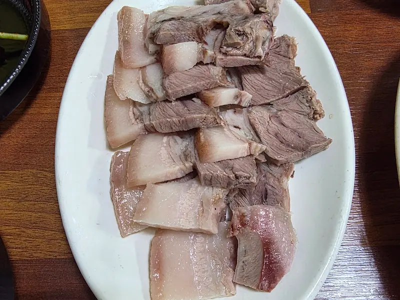 맛깔스러운 수육