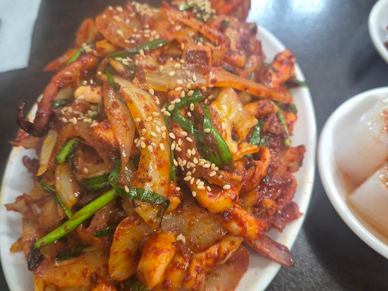 윤기가 흐르는 제육볶음